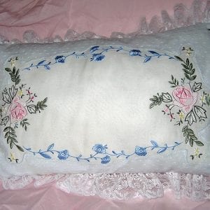 Project: Roses Pillow with Wing Needle Work (May 2013 IEC Bonus Designs)